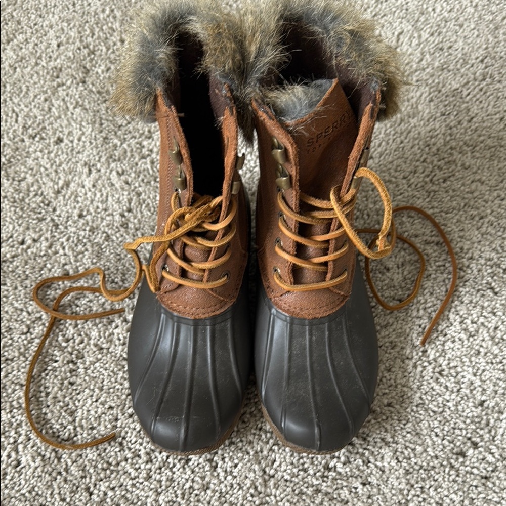 Sperry Tan and Black Fur-Lined Boots